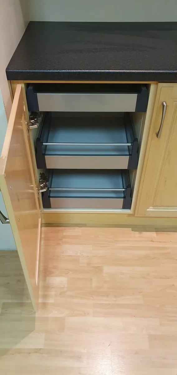 fitted kitchen - Image 4