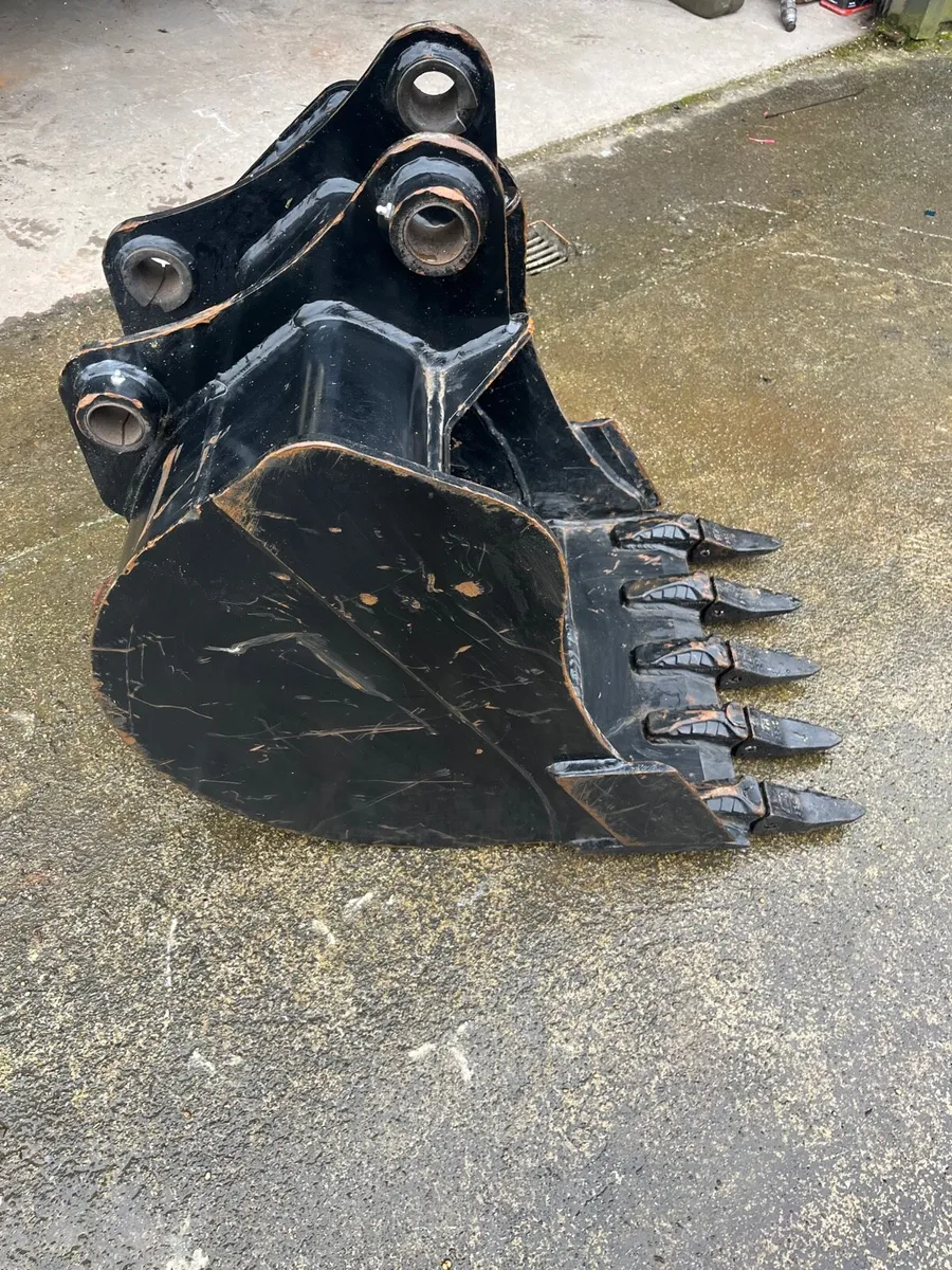 UNUSED JCB 2FT BUCKET - Image 2