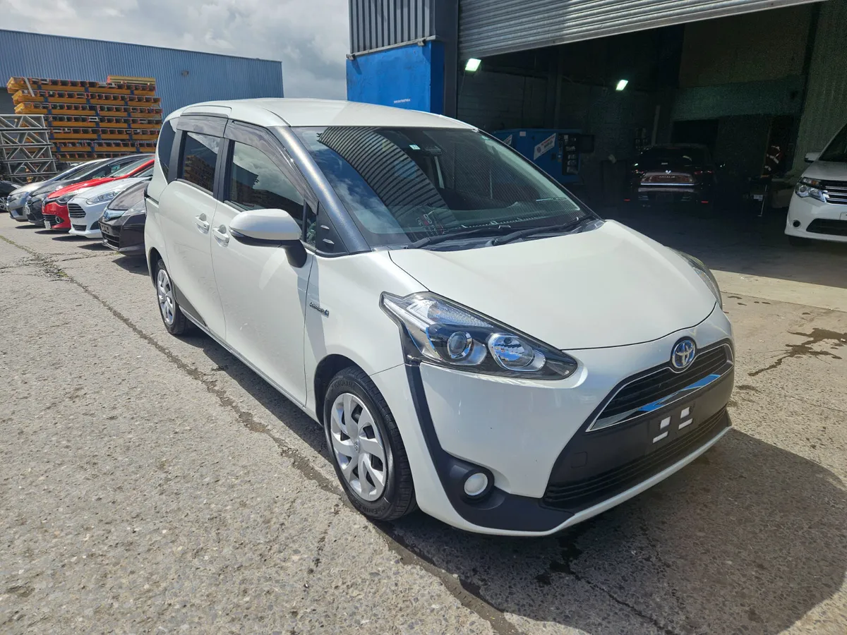 2017 Toyota Sienta Hybrid Auto/ 7 seater - Image 1
