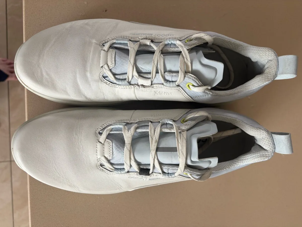 Golf shoes - Image 1