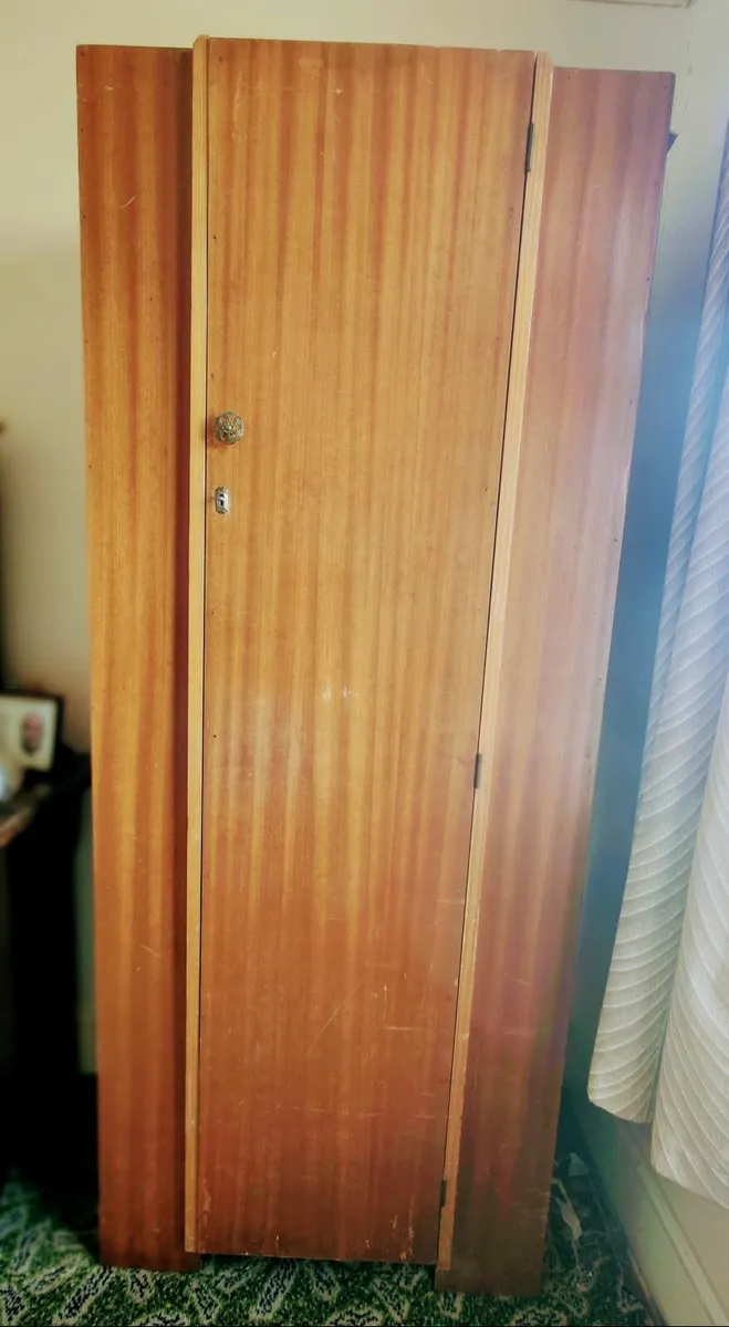 Compact Wardrobe Mid Century Retro (negotiable) - Image 3