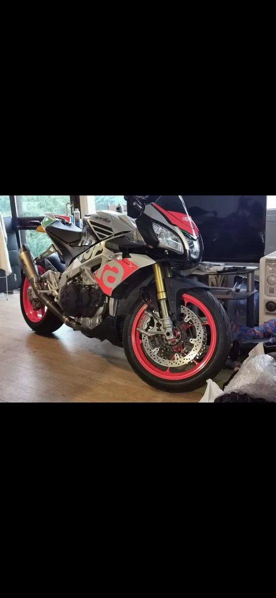 Aprilia Tuono factory 2017 - Image 1