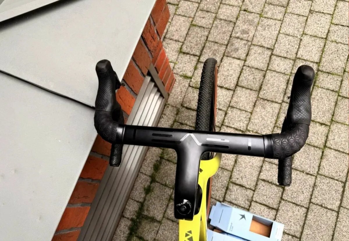 RIBBLE  ENDURANCE    Di2  Gravel bike - Image 3