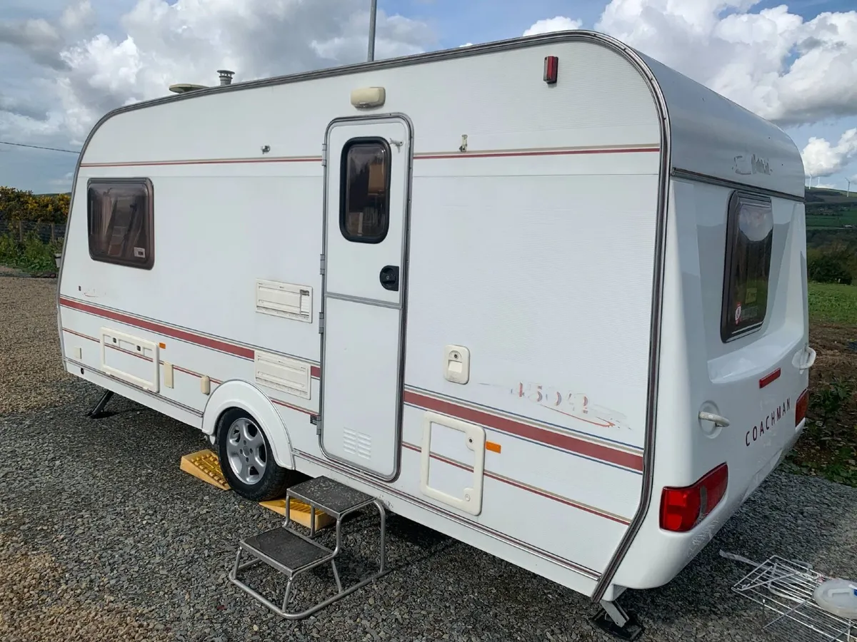 2006 coachman caravan - Image 1