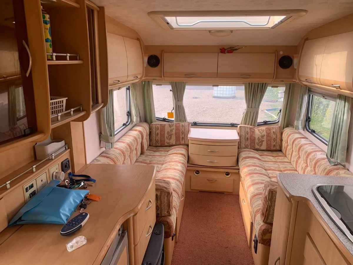 2006 coachman caravan - Image 2
