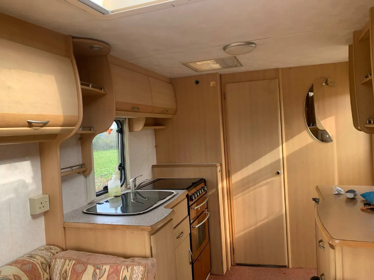 2006 coachman caravan - Image 3