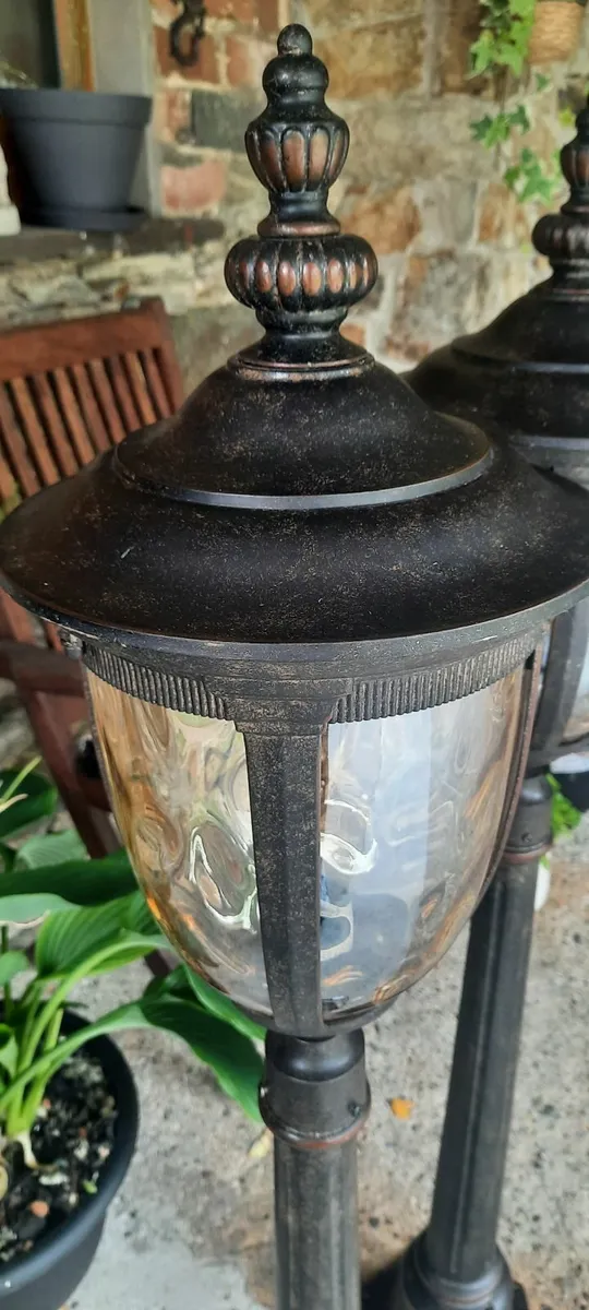 Garden post lights x 2 - Image 3