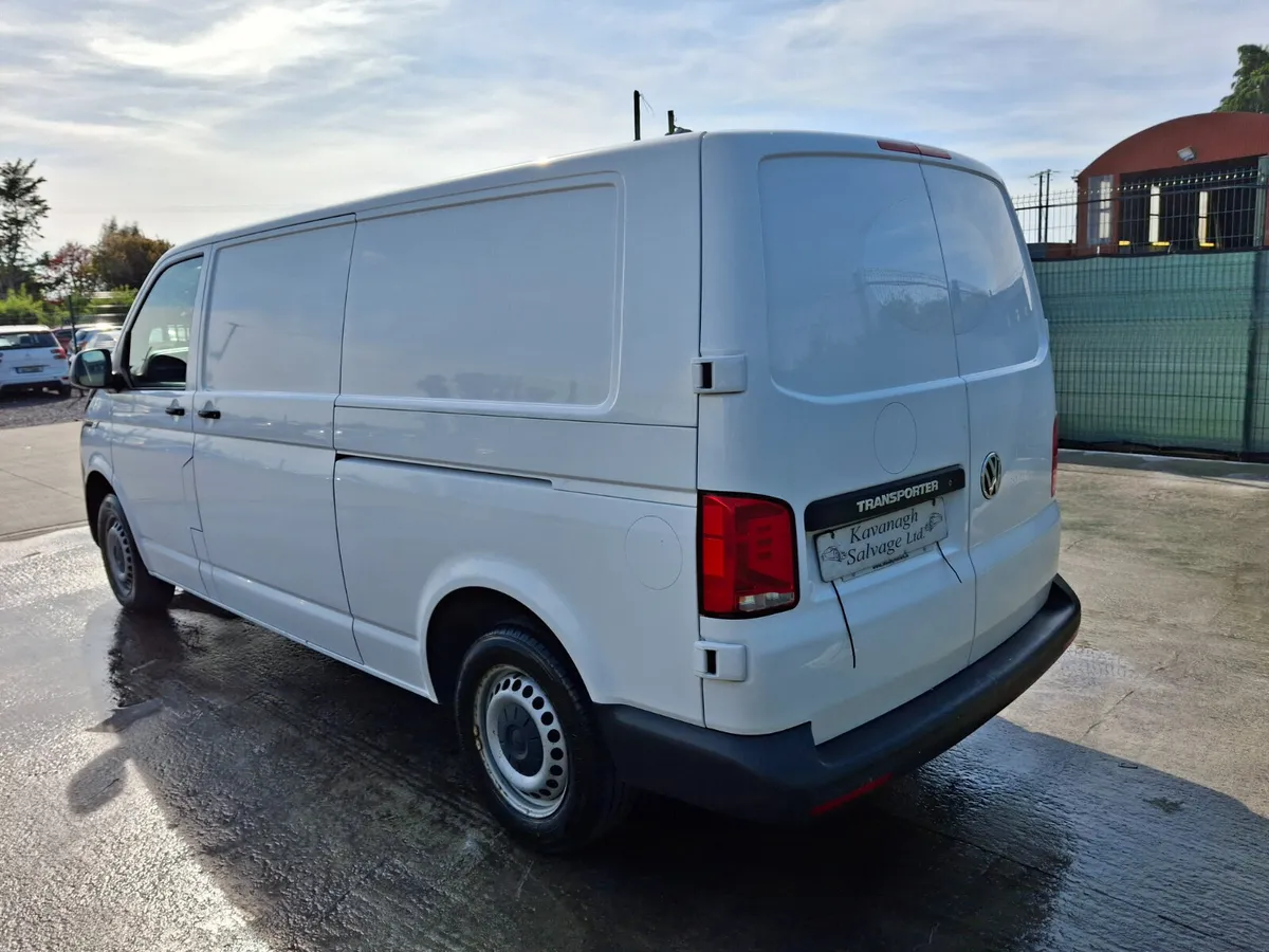 201 Volkswagen Transporter  T6 30  150bhp  Automat - Image 4