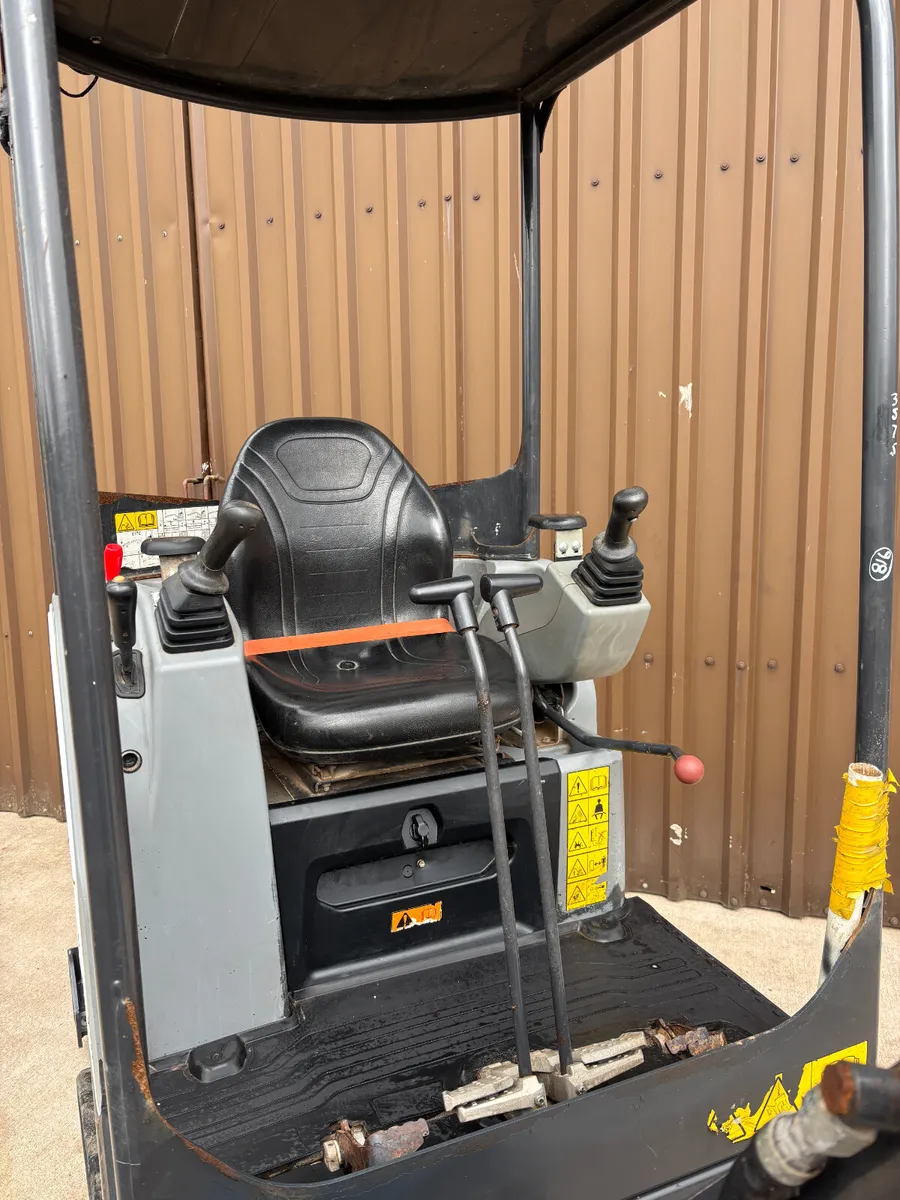 2022 Bobcat E17z Mini Digger - Image 4