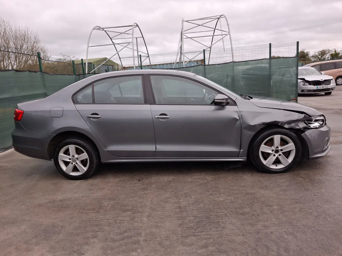 152 VW Jetta 2.0L TDI - Image 4