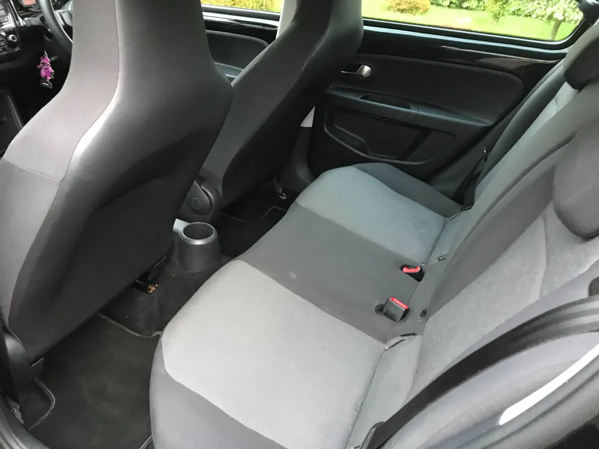 152 Volkswagen up! Automatic - Image 4