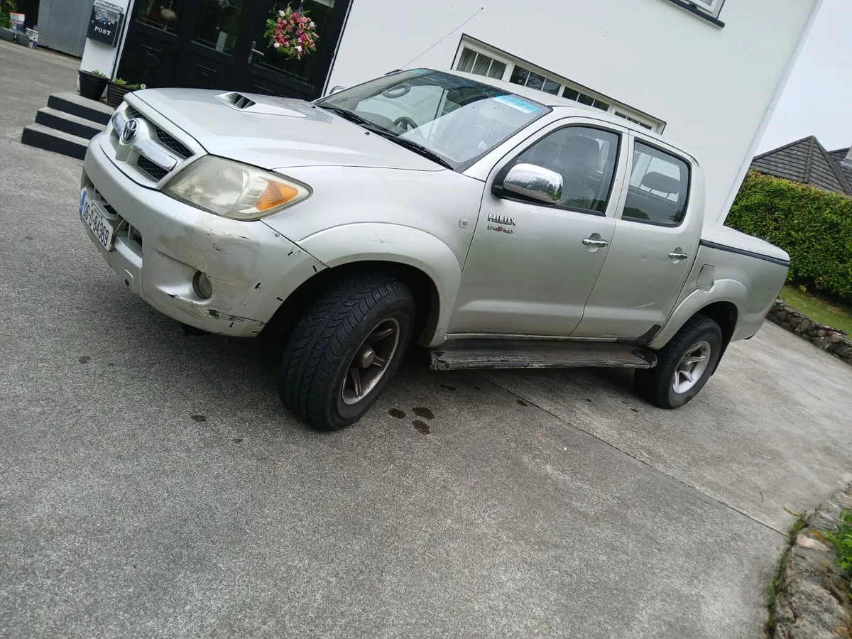 Toyota Hilux - automatic - Image 1