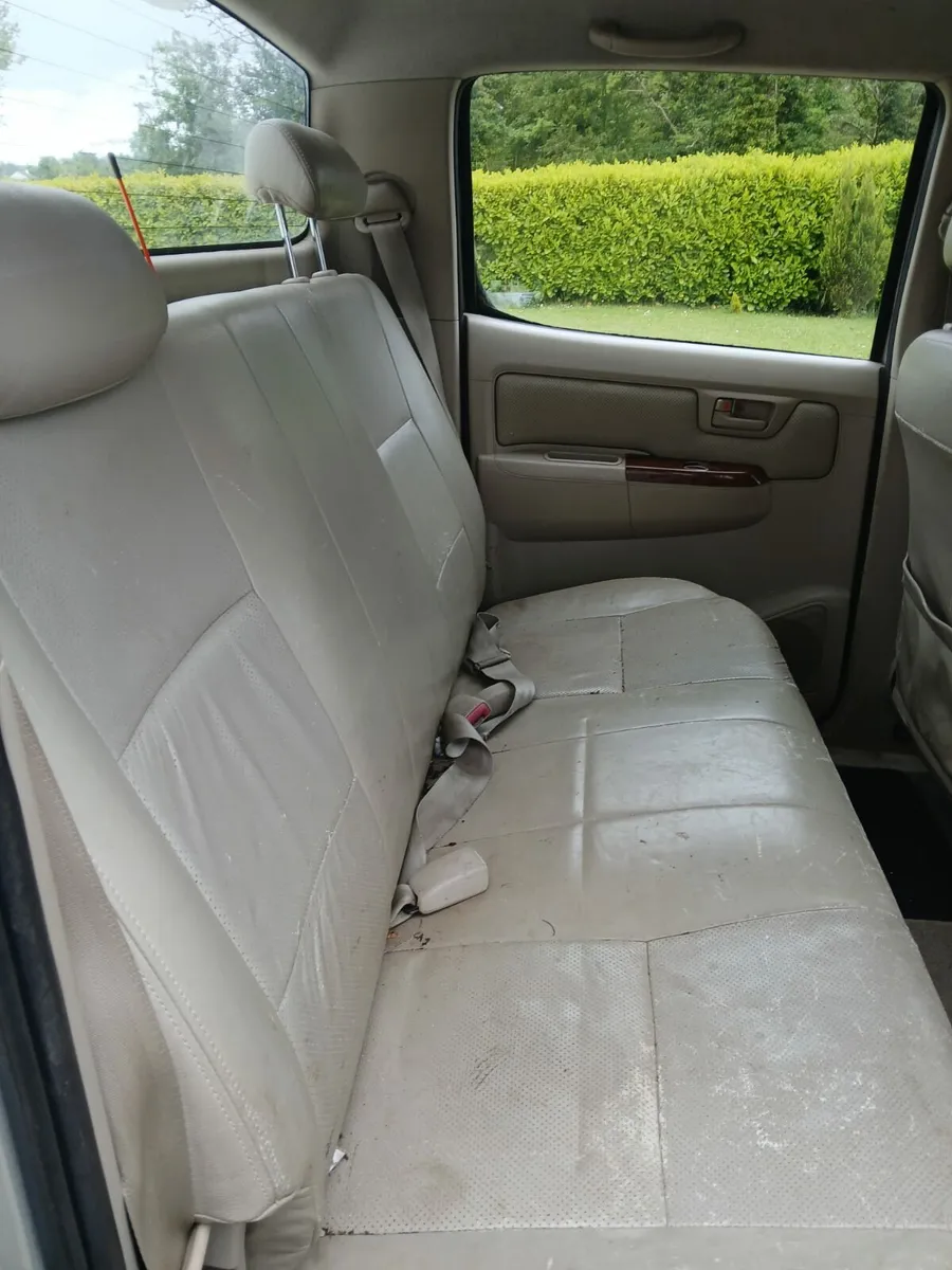Toyota Hilux - automatic - Image 4