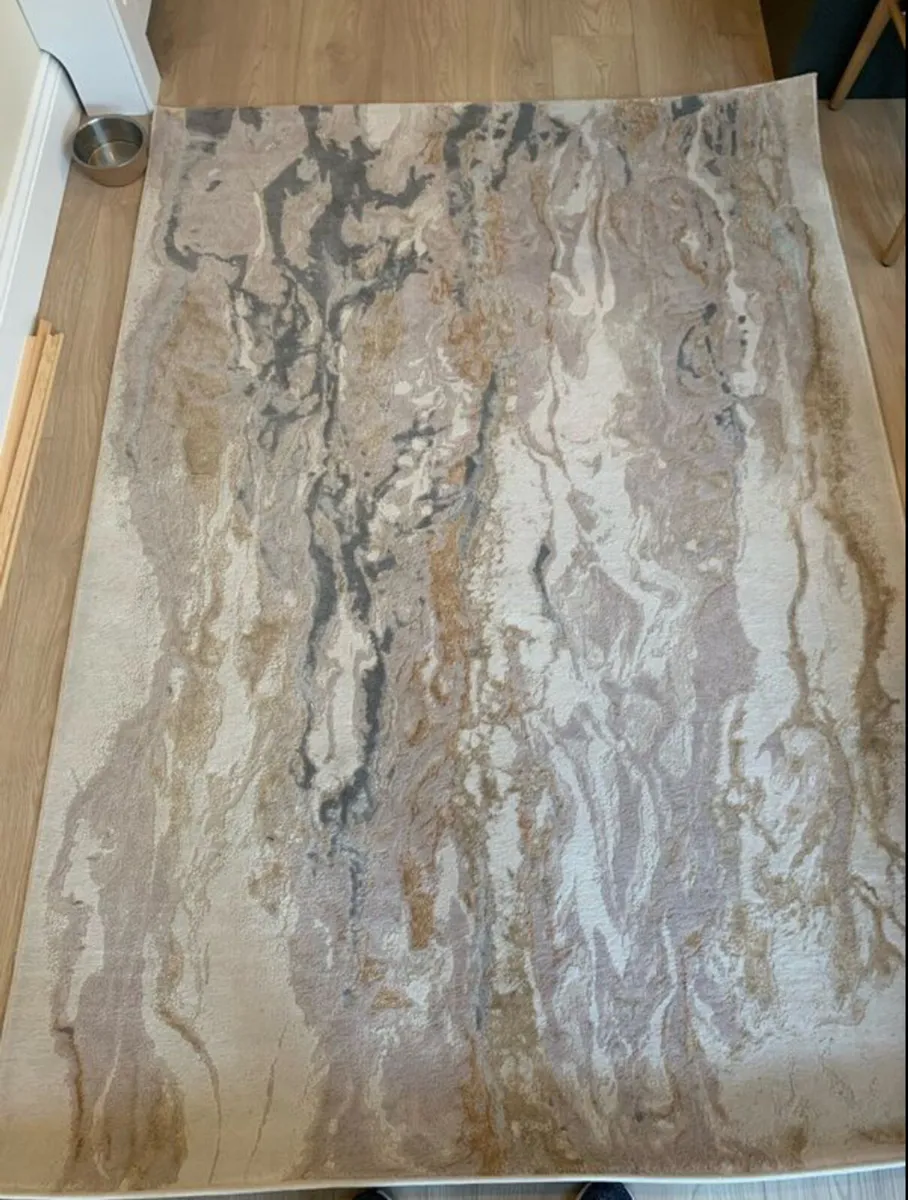 Rug - Image 1