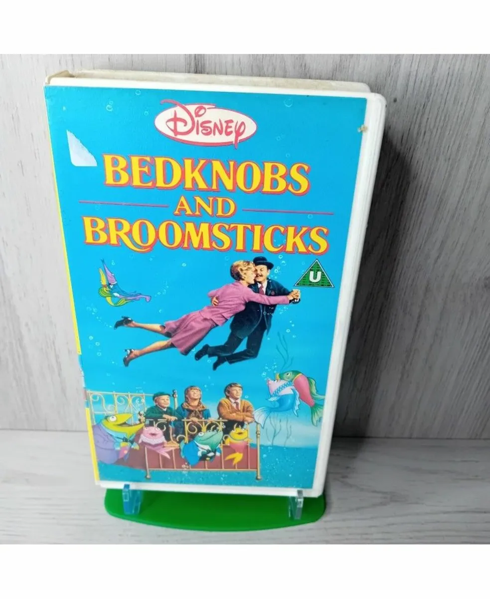 BED KNOBS AND BROOMSTICKS VHS TAPE - RARE RETRO