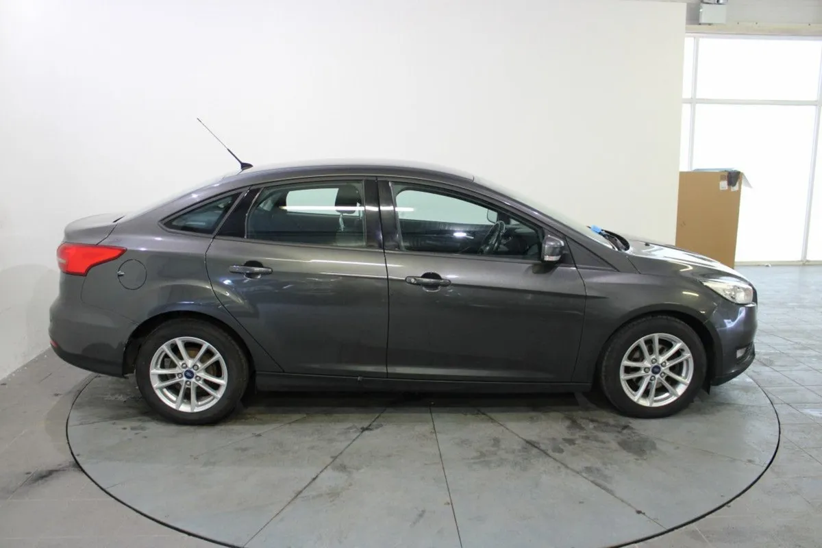 Ford Focus 4DR 1.5 TD 95bhp 6spd 4DR - Image 3