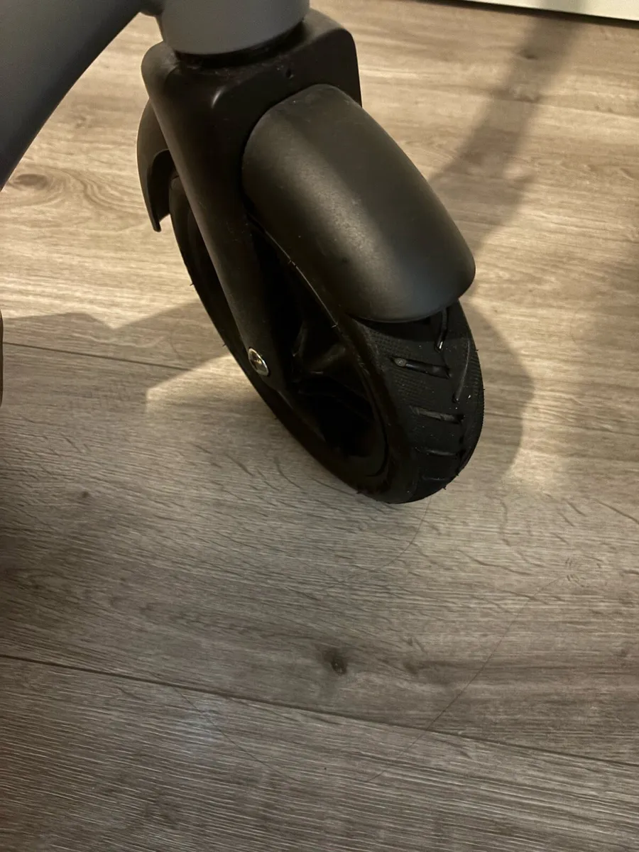 Electric scooter - Image 4
