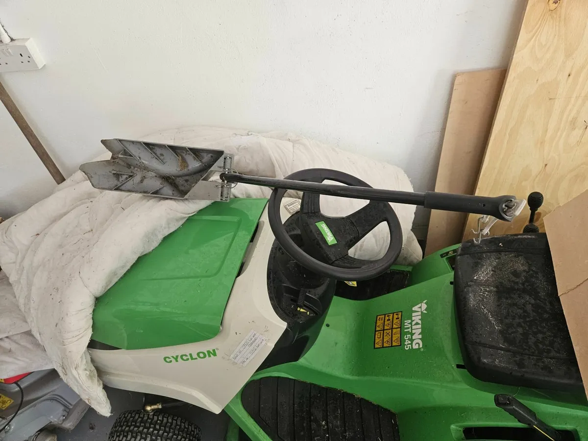 Lawn mower - Image 1
