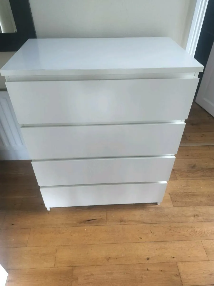 Chest of 4 drawers - Image 1