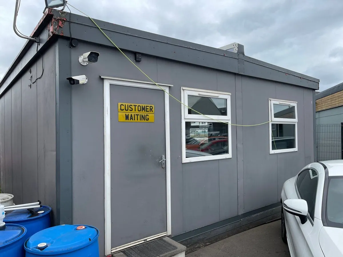 Portacabin 19ft 9” x 19ft 2” - Image 1