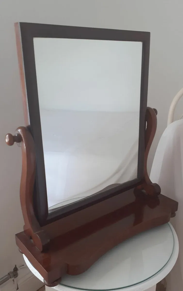 Victorian Mahogany Swival Mirror - Image 1