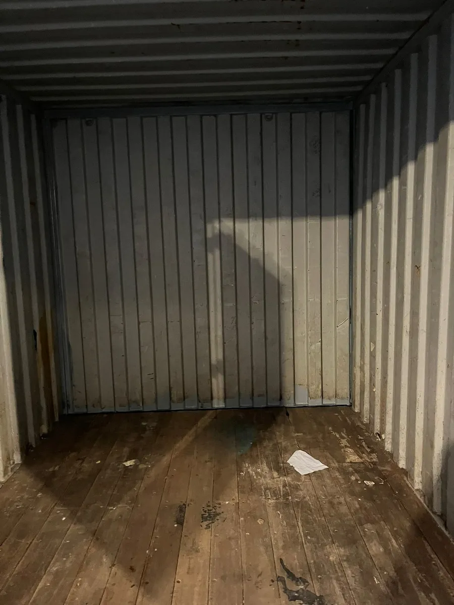 11 × 8 container - Image 2