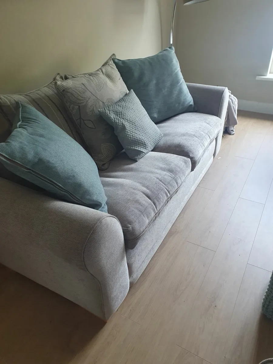 Couch and armchair - Image 3