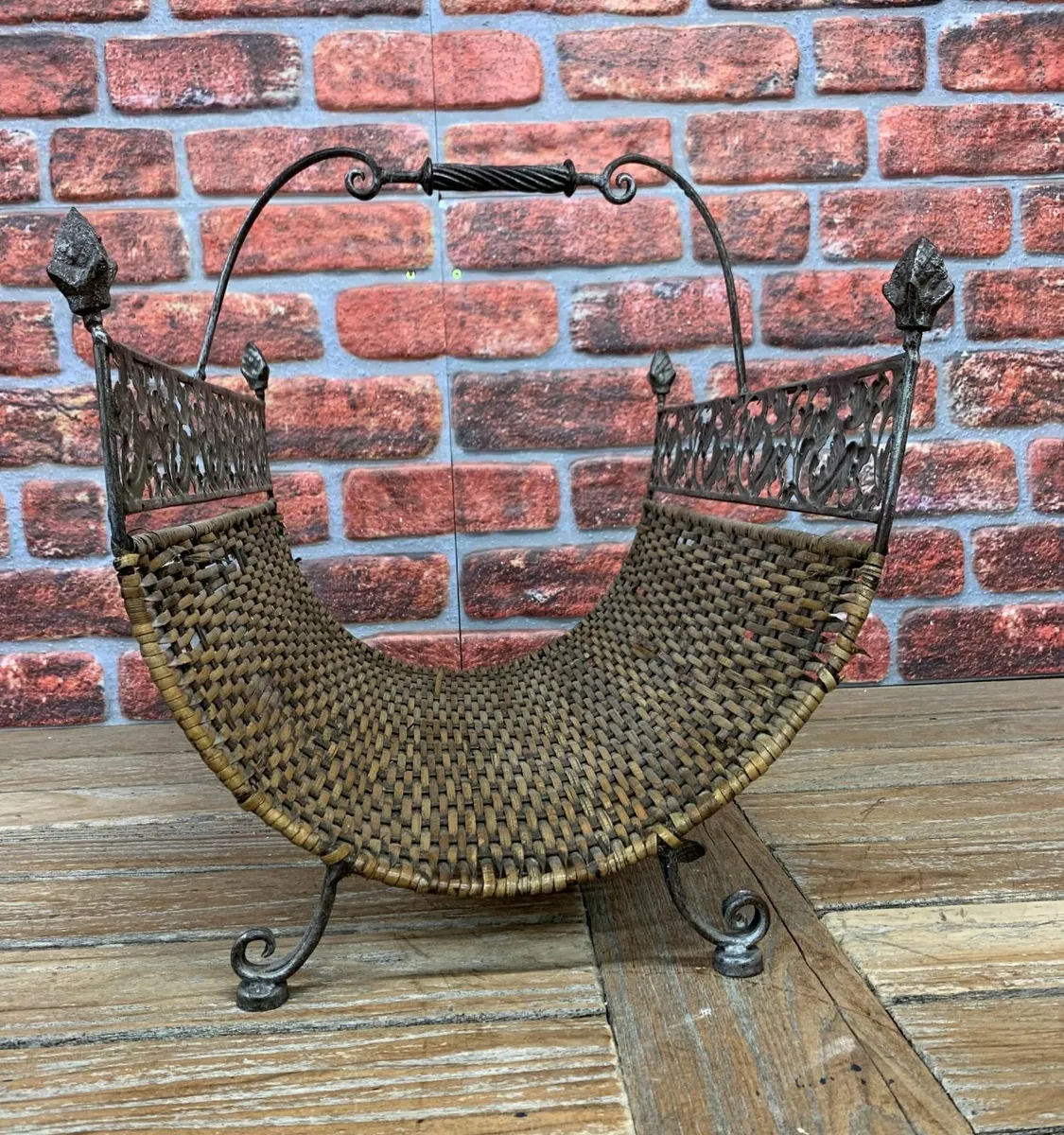 Vintage Rattan and metal log basket - Image 2