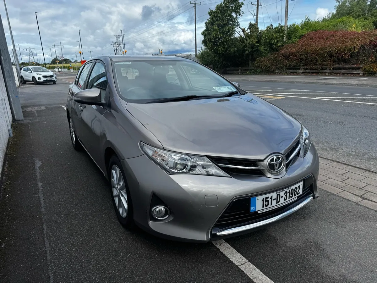 Toyota auras 1.3 petrol - Image 3