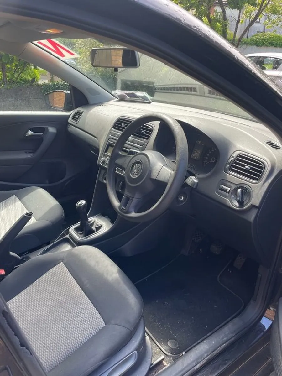 2011 Volkswagen Polo - Image 1