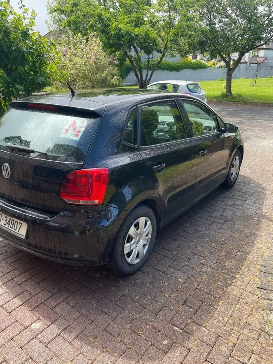 2011 Volkswagen Polo - Image 2