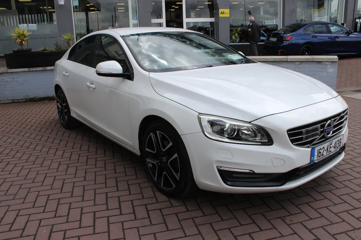 Volvo S60 SE LUXURY 4DR SALOON AUTOMATIC - Image 1