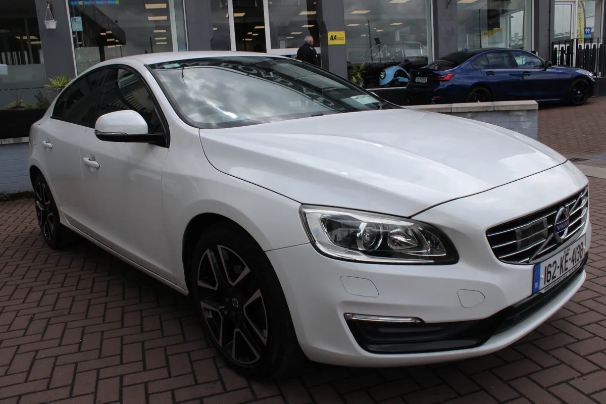 Volvo S60 SE LUXURY 4DR SALOON AUTOMATIC - Image 2