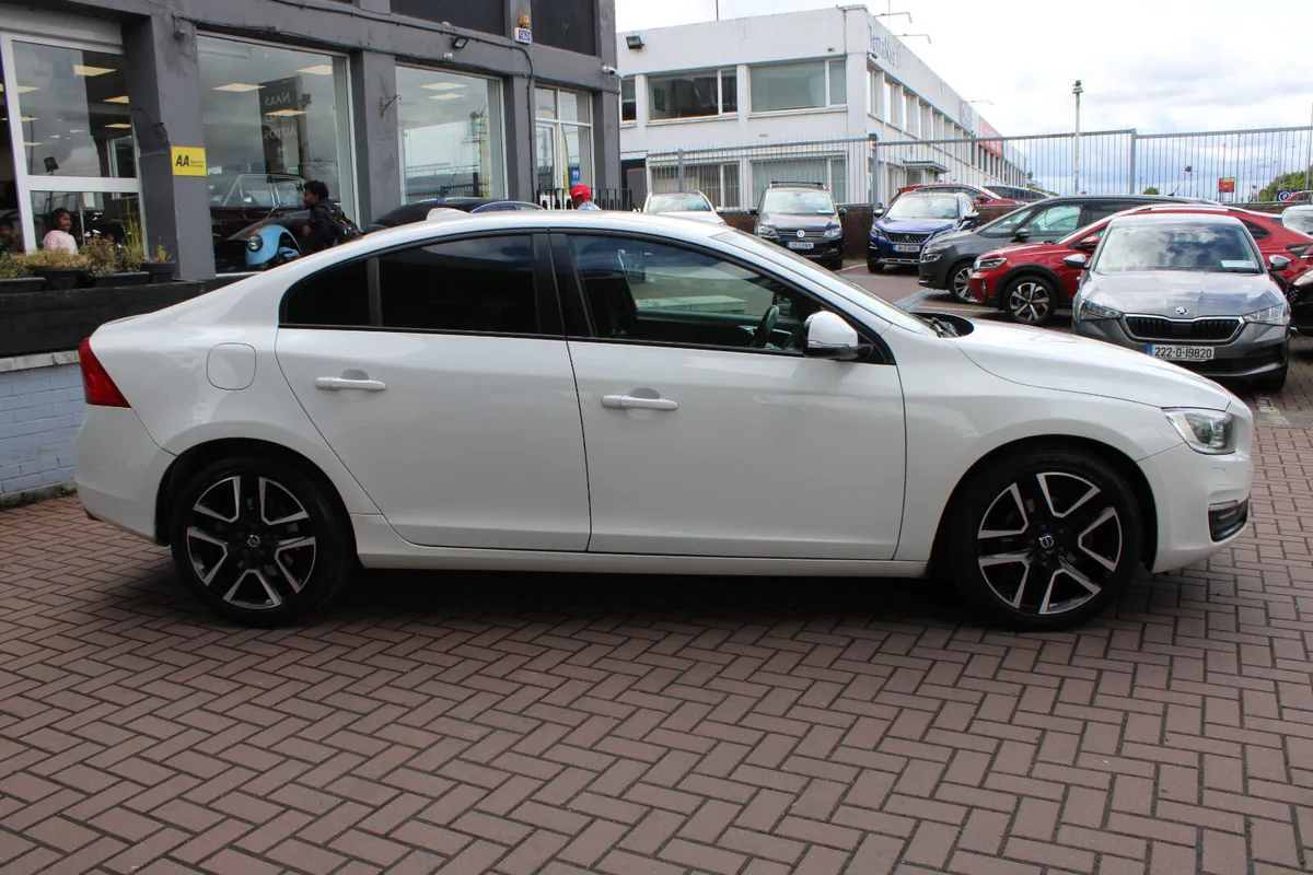 Volvo S60 SE LUXURY 4DR SALOON AUTOMATIC - Image 3