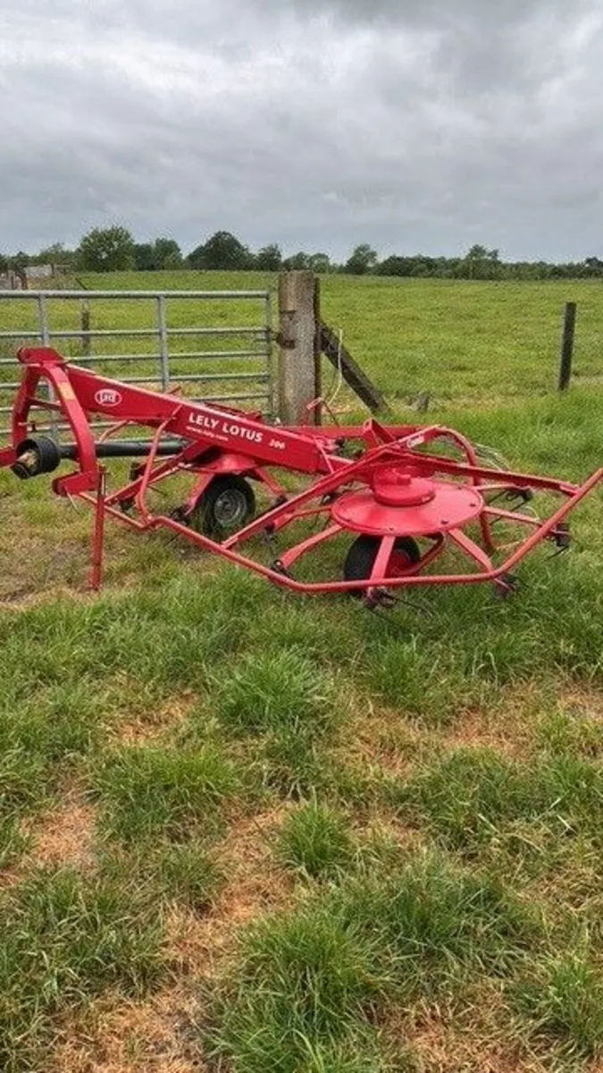 Lely Lotus 300 Tedder - Image 1