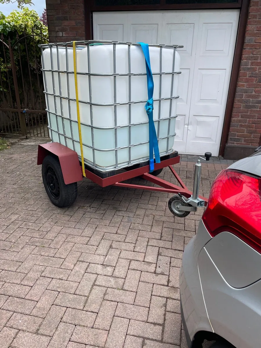 Trailer with tank - Image 1