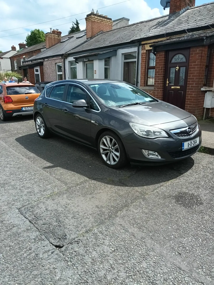 Opel Astra 2011 - Image 3