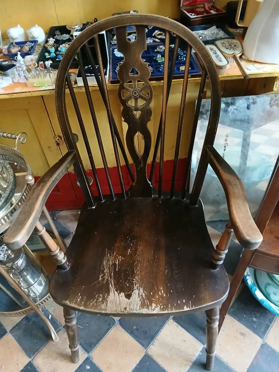 Windsor armchair possibly Ercol - Image 2