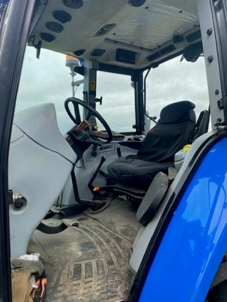 T5040 New Holland - Image 3