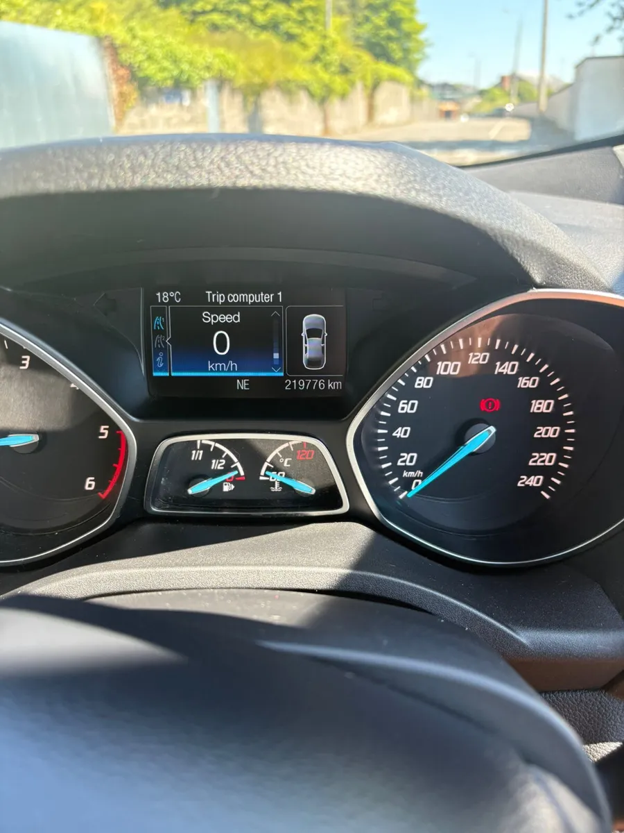 Ford Kuga 2016 - Image 2