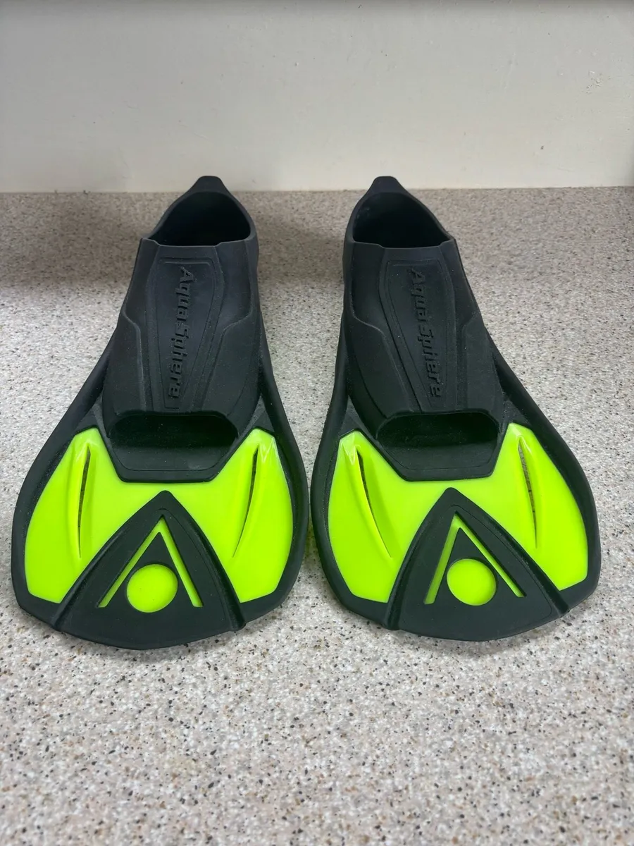 Swim Fins Size (42-43 EU) (8-9) UK - Image 1