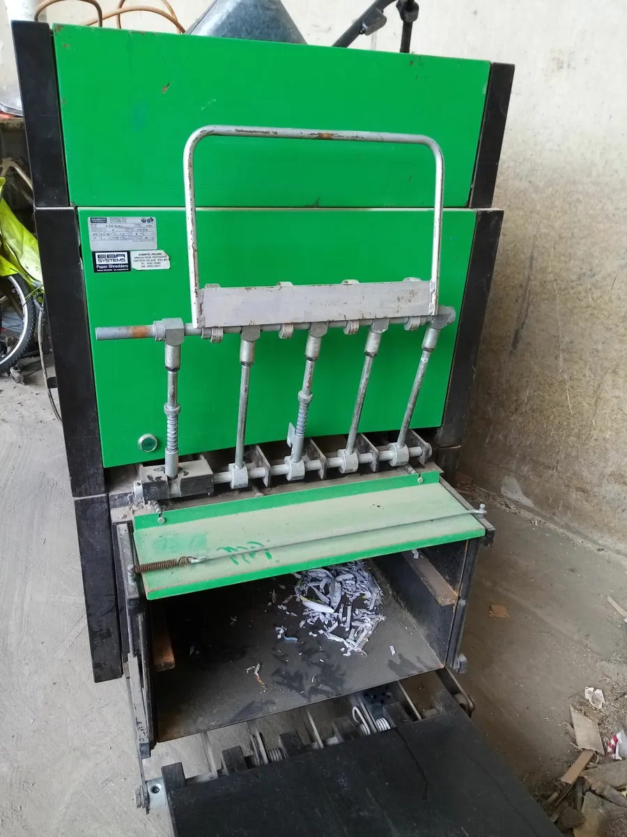 Waste paper shredder and baler - Image 1