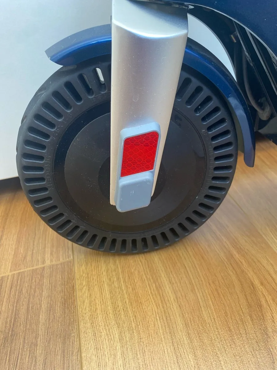 Unagi Electric Scooter - Image 3