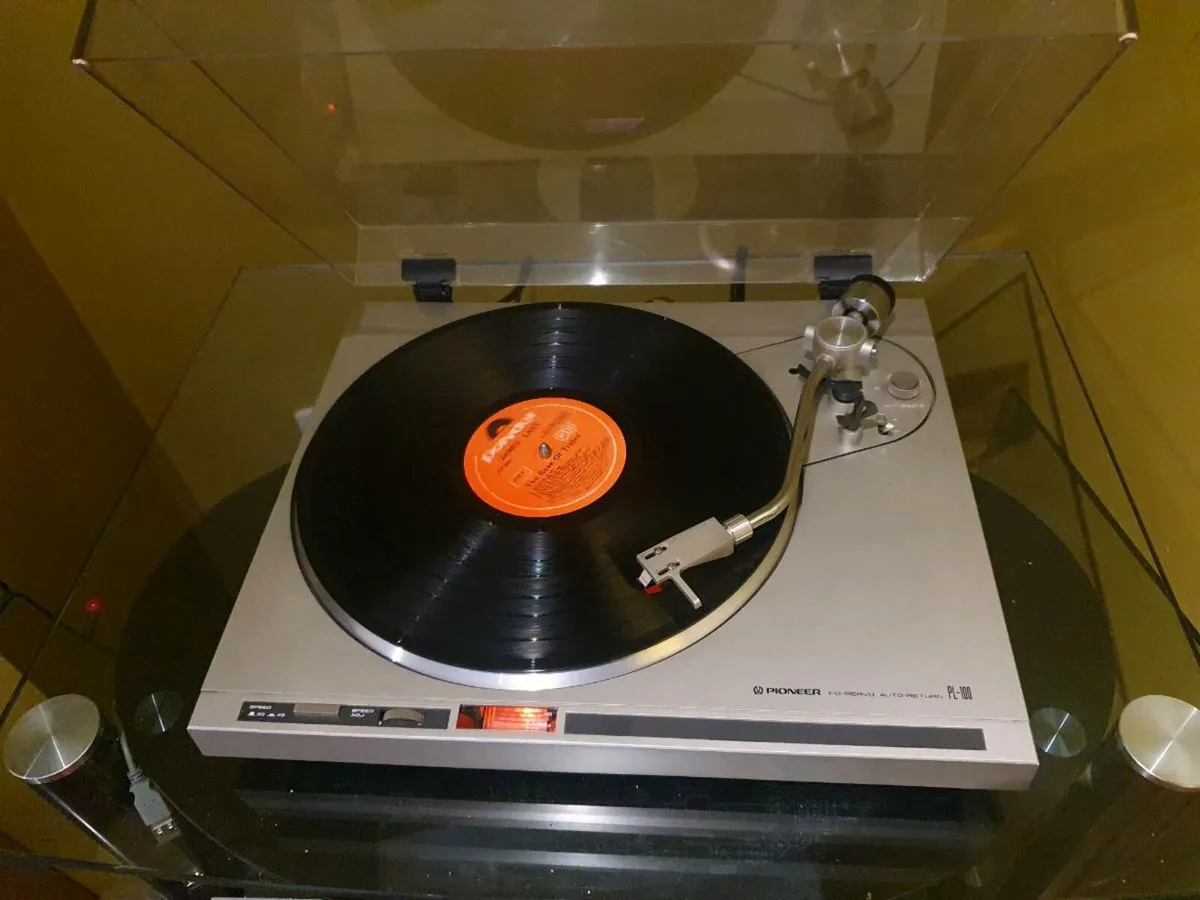 Pioneer PL- 100 turntable - Image 1