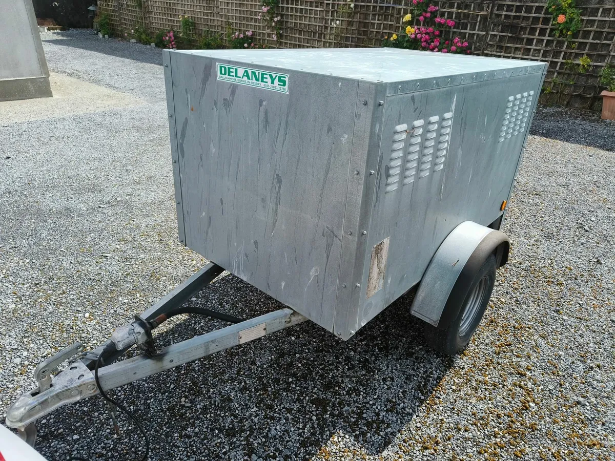 Dog Trailer - Image 2