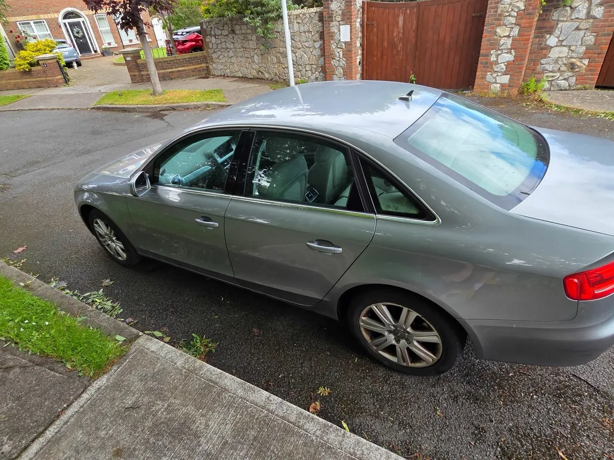 Audi A4 2009 - Image 2