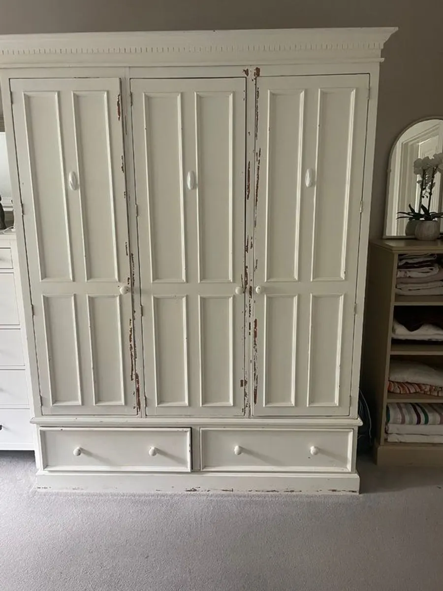 Wardrobes - Image 2