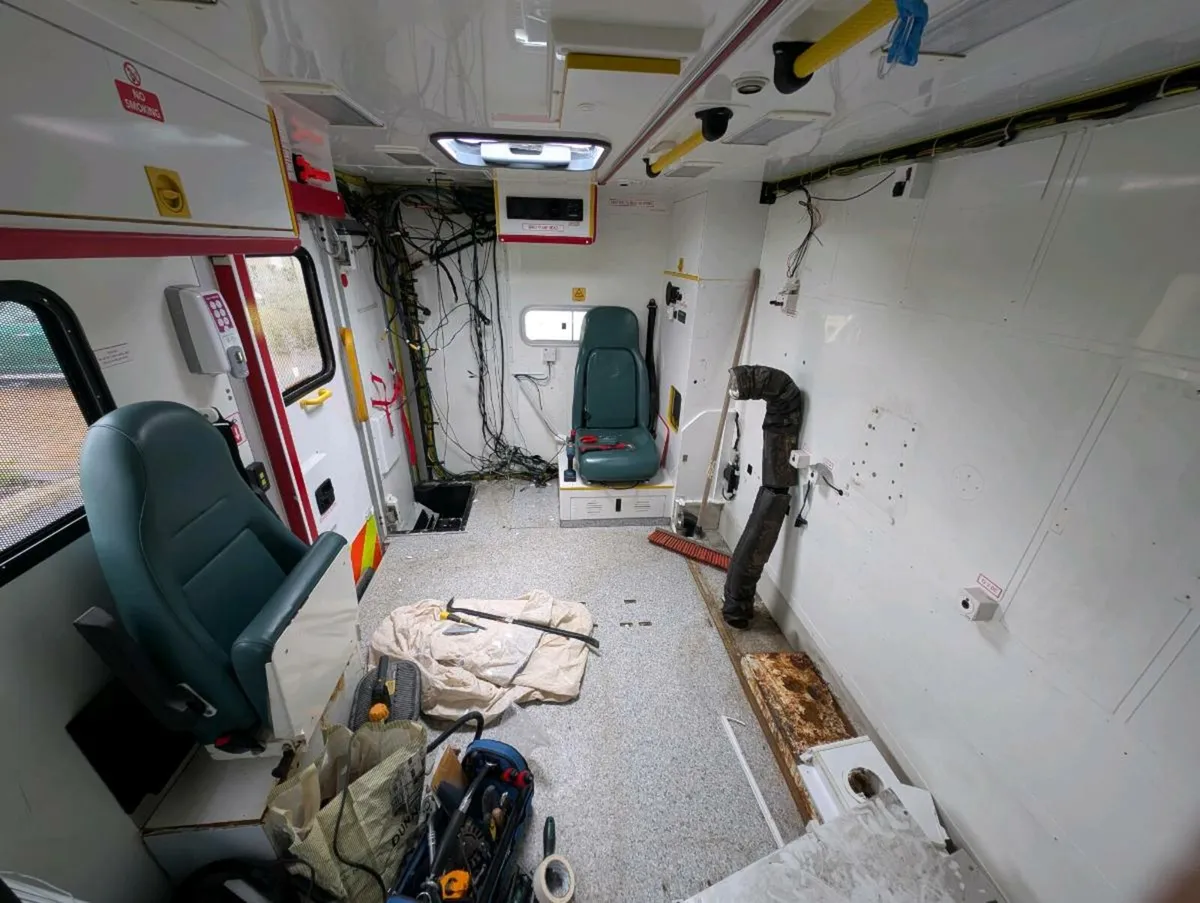 Commercial swivel seats - Image 3