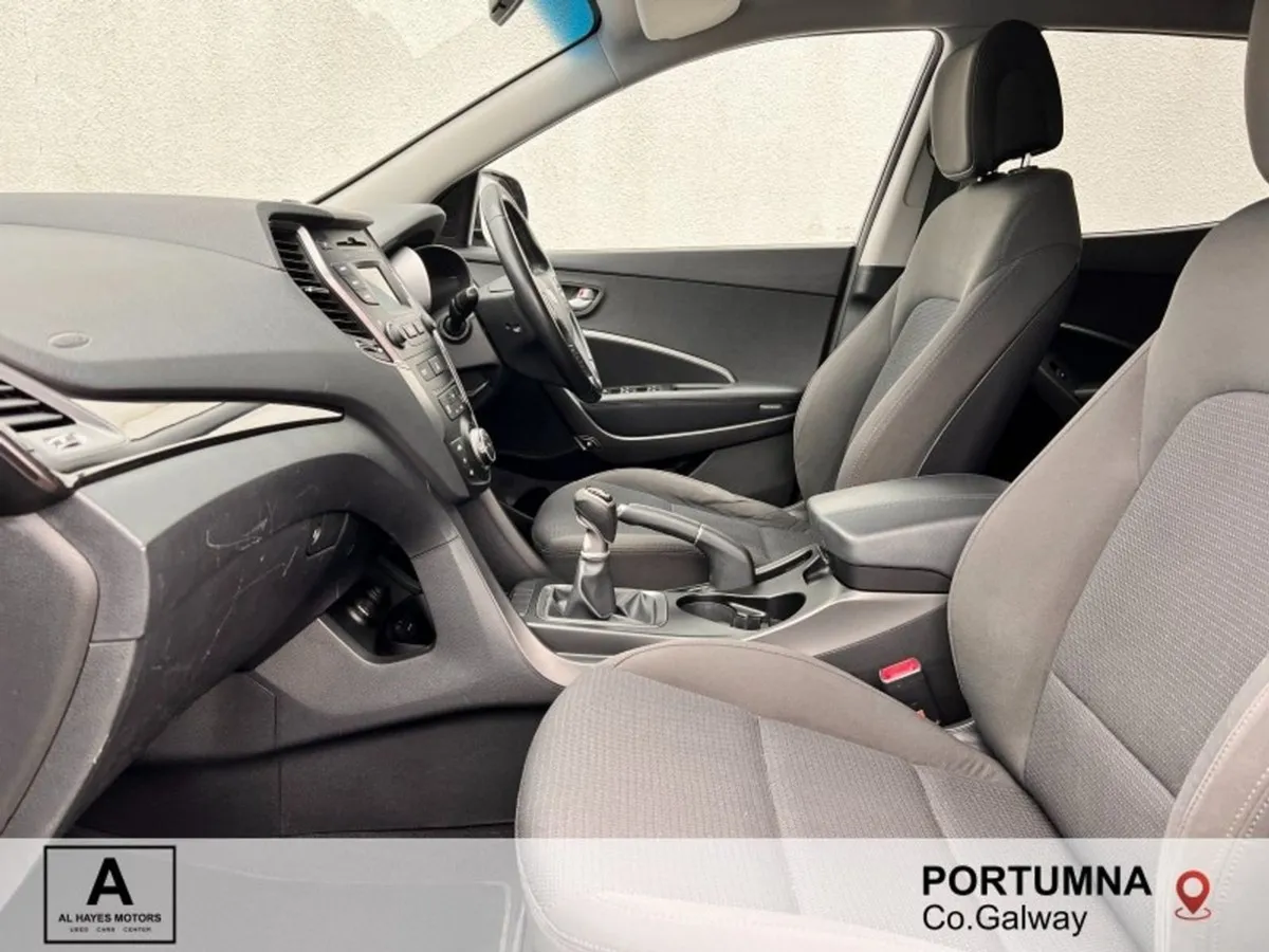Hyundai Santa Fe 2WD Comfort 2.2dsl 7 Seater  sal - Image 3