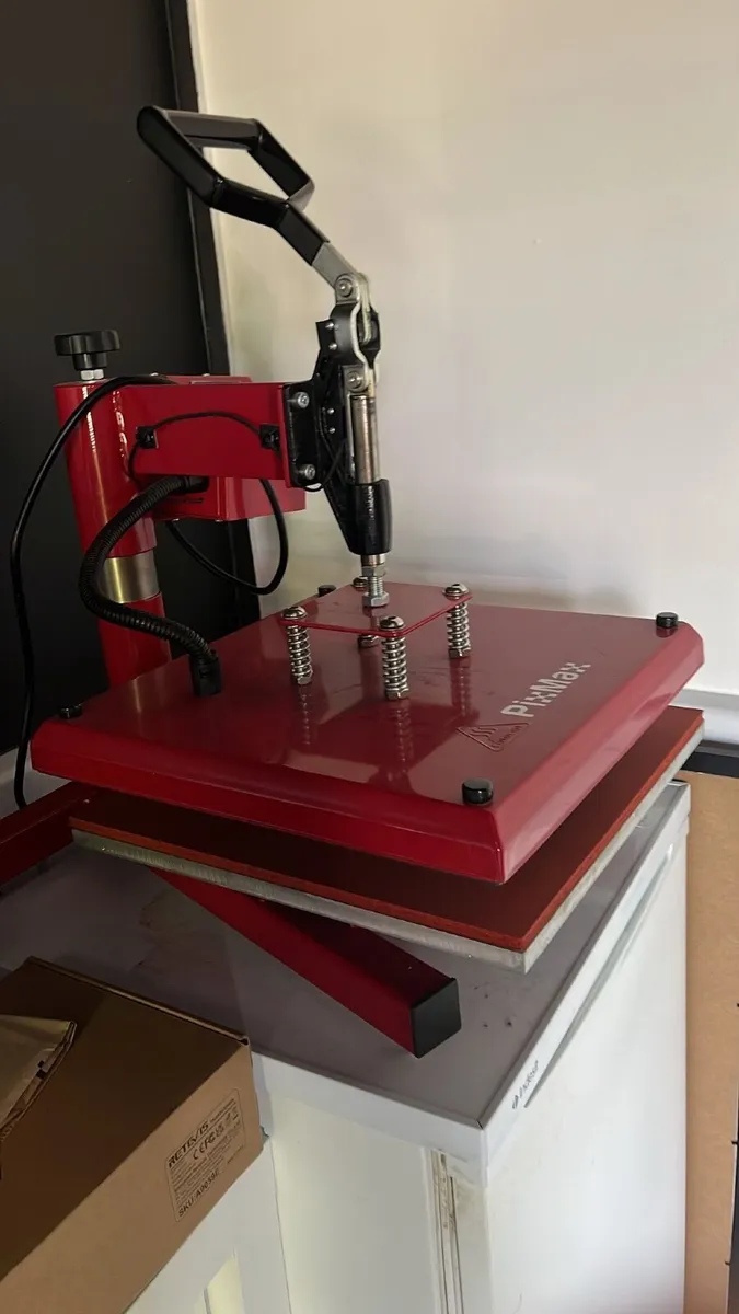 Vinyl Cutter for Merchandise - Image 2